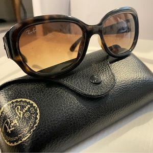 Ray- Ban sunglasses marble brown